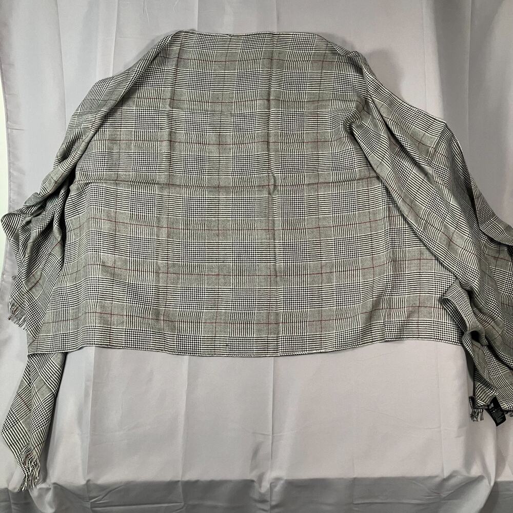 H&M Plaid Checkered Fringe Scarf Acrylic Wool Blend Gray Red 32x84‎ Unisex